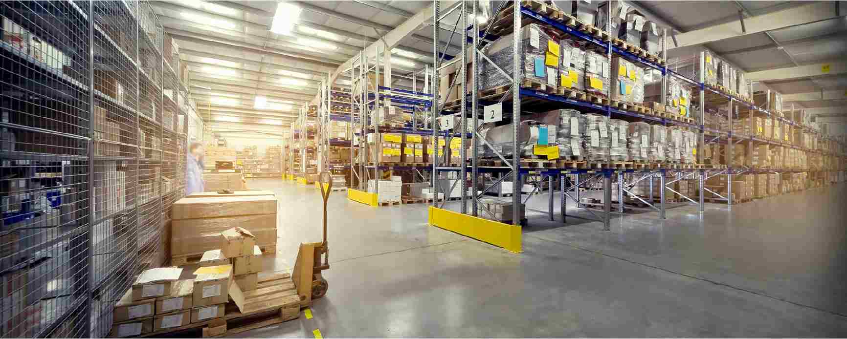 3 CMMS features that optimize warehouse operations